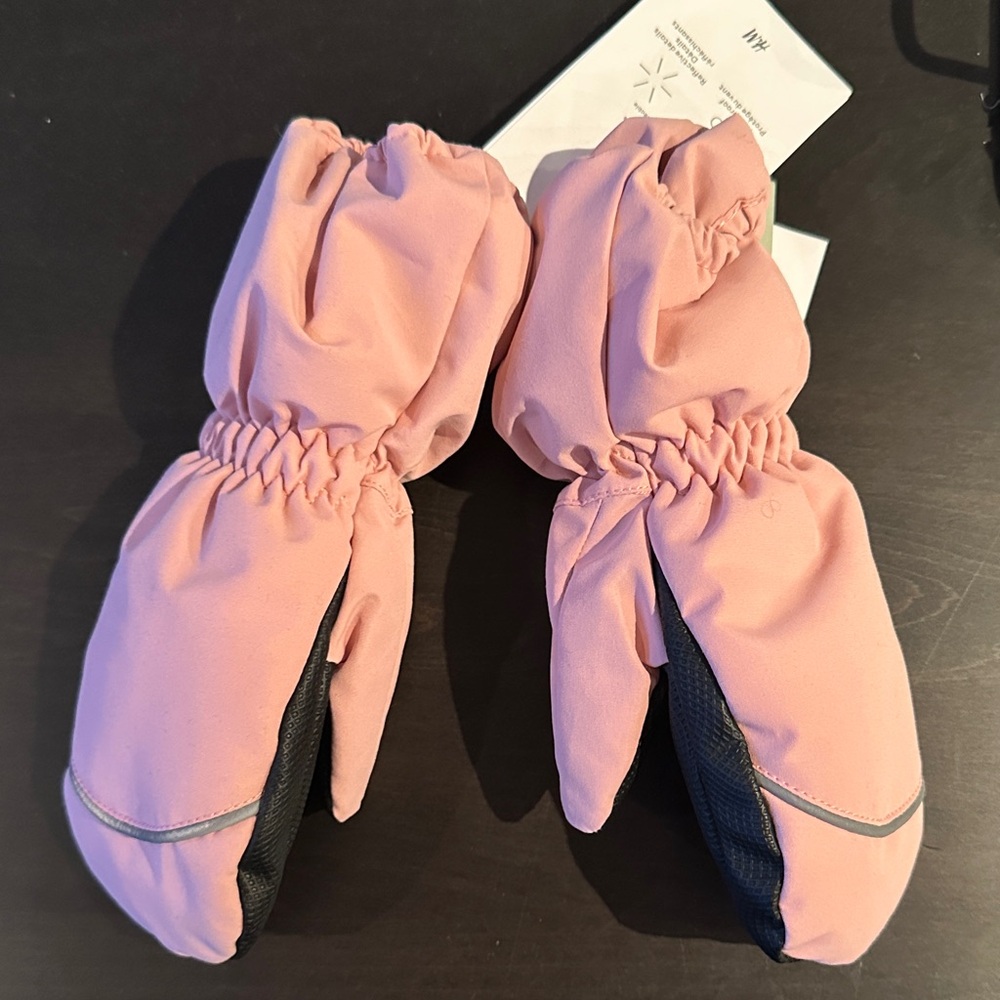 Water Repellent Mittens with Black Accents